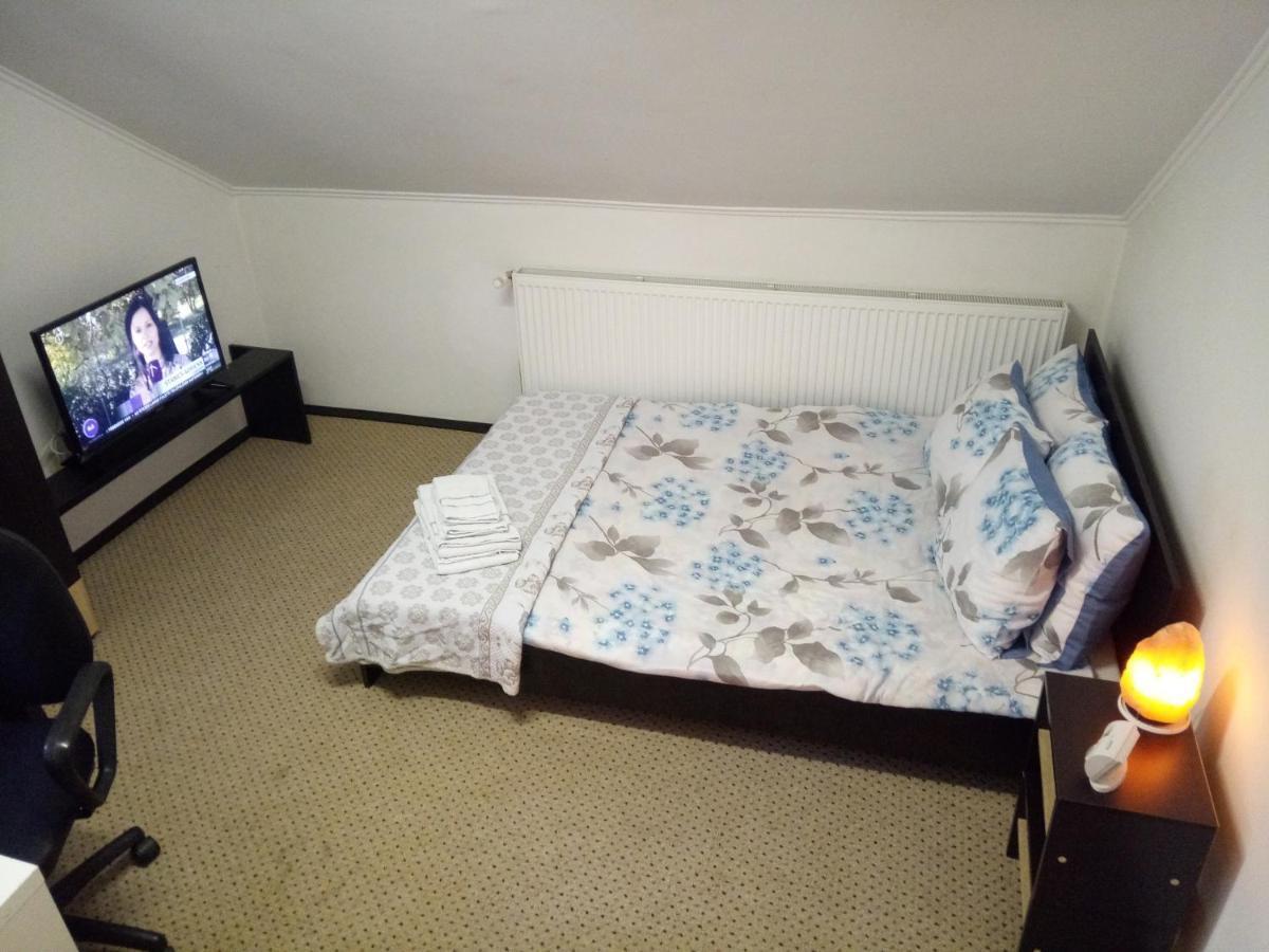 Elizabeth'S Rooms Gherla Exterior foto